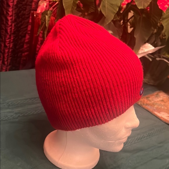 Youth Nike Red Knit Beanie- stretchy with classic logo - Picture 5 of 9